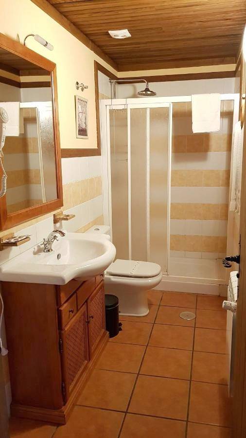 Casa rural con piscina para 6 personas, con piscina además de vistas y jardín en Provincia de Orense - 3