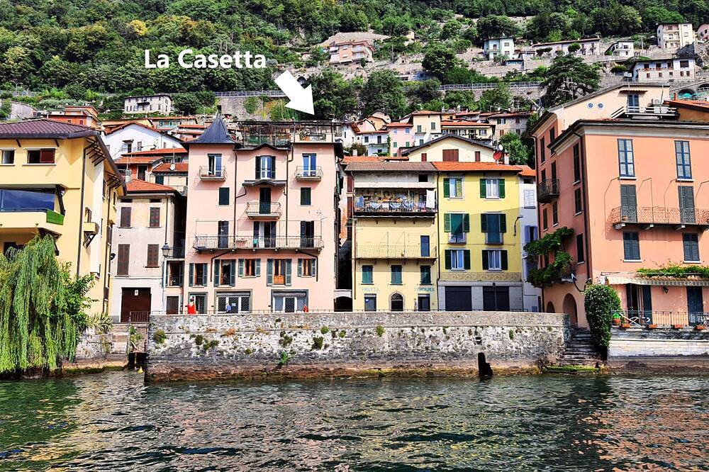 Lacasetta _ Como Lakeview Terrace renovated apt. in Carate Urio, Comosøen