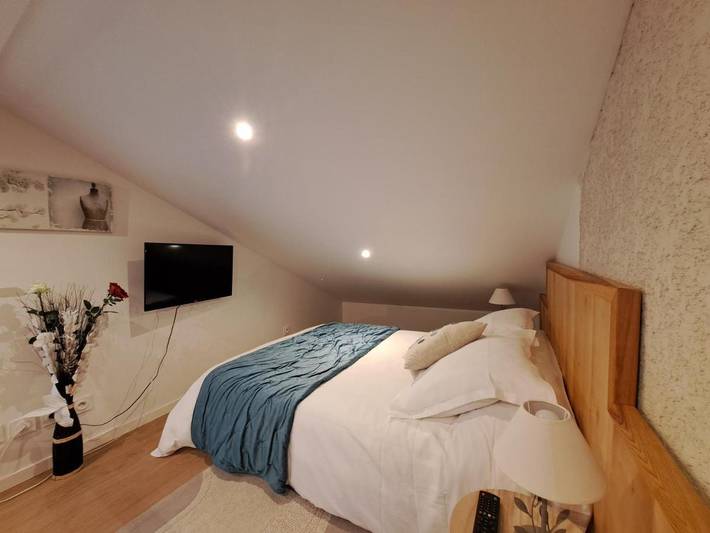 Chambre d’hôte pour 2 personnes, avec vue et jardin dans l' Isère - 4