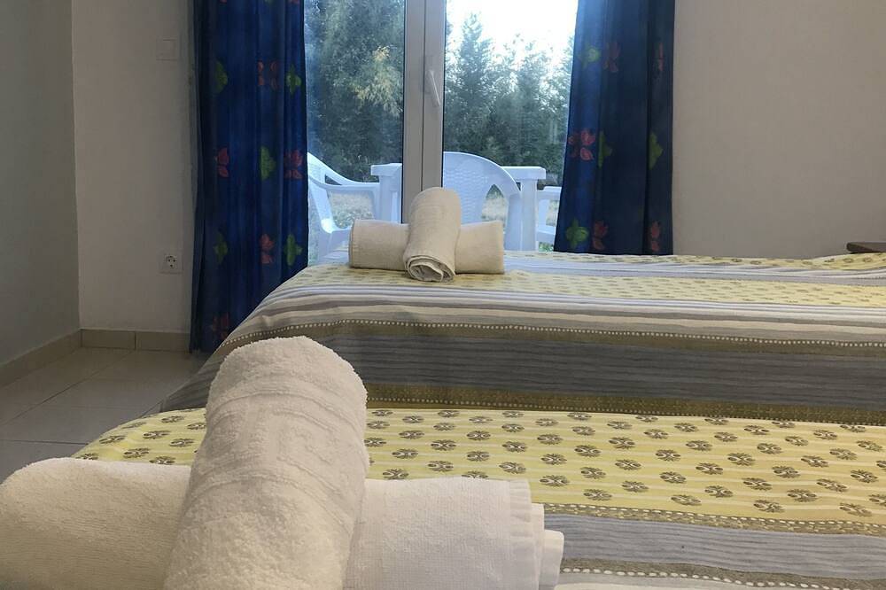 Ganze Wohnung, Studio Banos Apartments and Swimming Pool in Roda, Korfu