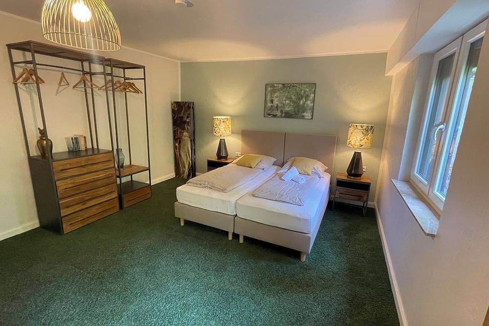 Entire apartment, Ferienwohnung \"garten\" 95 qm in Erkrath, North Rhine-Westphalia