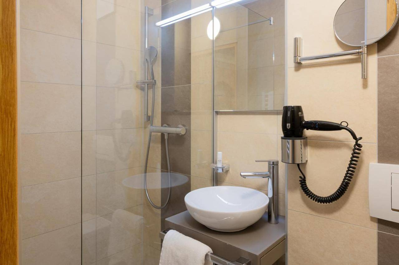 Double Room with Balcony in Krumpendorf am Wörthersee, Klagenfurt-Land