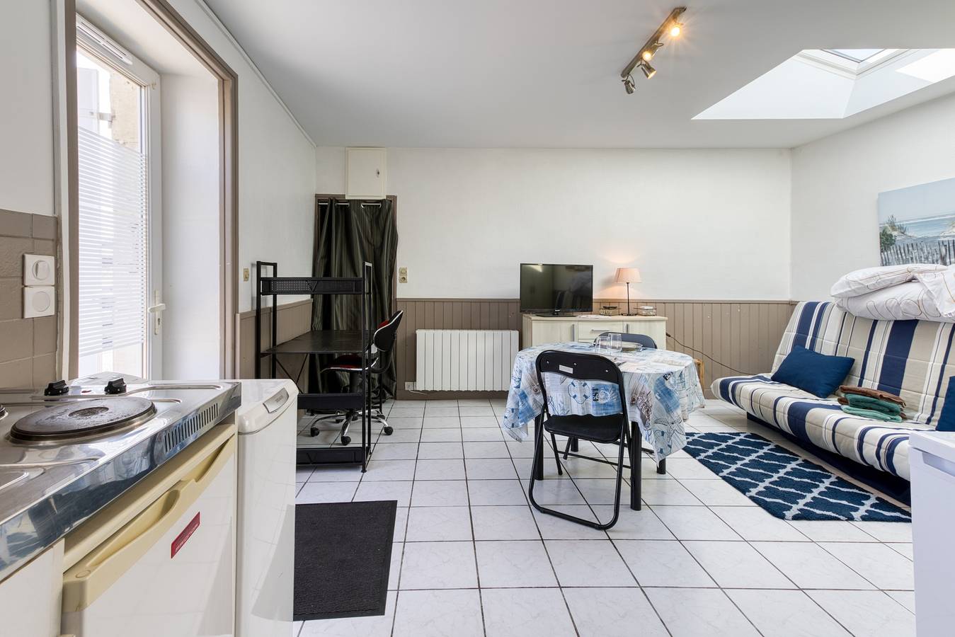 Studio entier, Studio à Bourcefranc-le-Chapus – Idéal Escapade à 2, Wi-Fi, Espace Télétravail, Proche Île d’Oléron in Bourcefranc-le-Chapus, Côte de Beauté