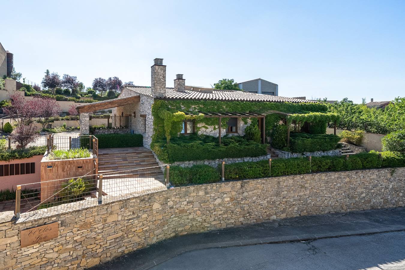 Entire apartment, Apartment 'El Clos 5' with Shared Terrace, Shared Garden and Wi-Fi in Conesa, Tarragona Province