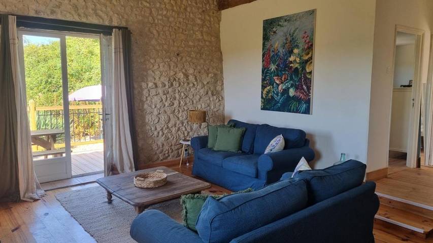 Location de vacances pour 5 personnes, avec piscine ainsi que vue et jardin, animaux acceptés à Salles-Lavalette - 3