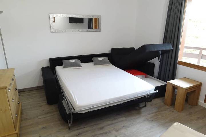 Gîte pour 4 personnes, avec piscine et balcon à La Perrière - 3