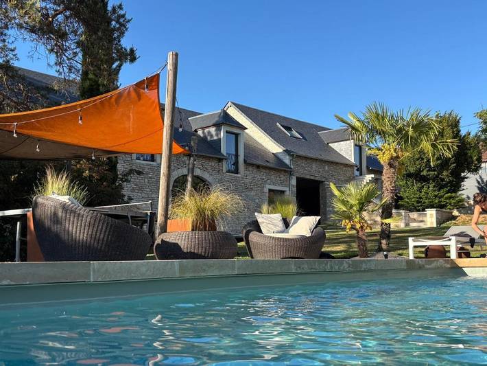 Location de vacances pour 2 personnes, avec piscine et terrasse ainsi que jardin et vue à Cuzance - 2