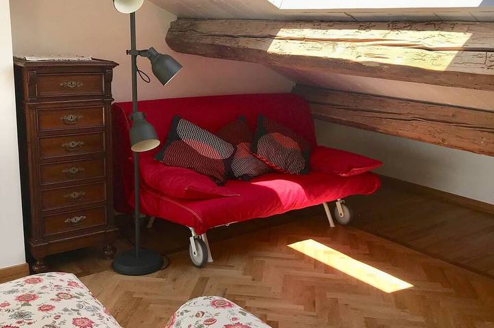 Ganze Wohnung, Apartment Dora, 300 Meter vom Meer entfernt in einem komplett renovierten Bauernhaus in Martinsicuro, Teramo Provinz
