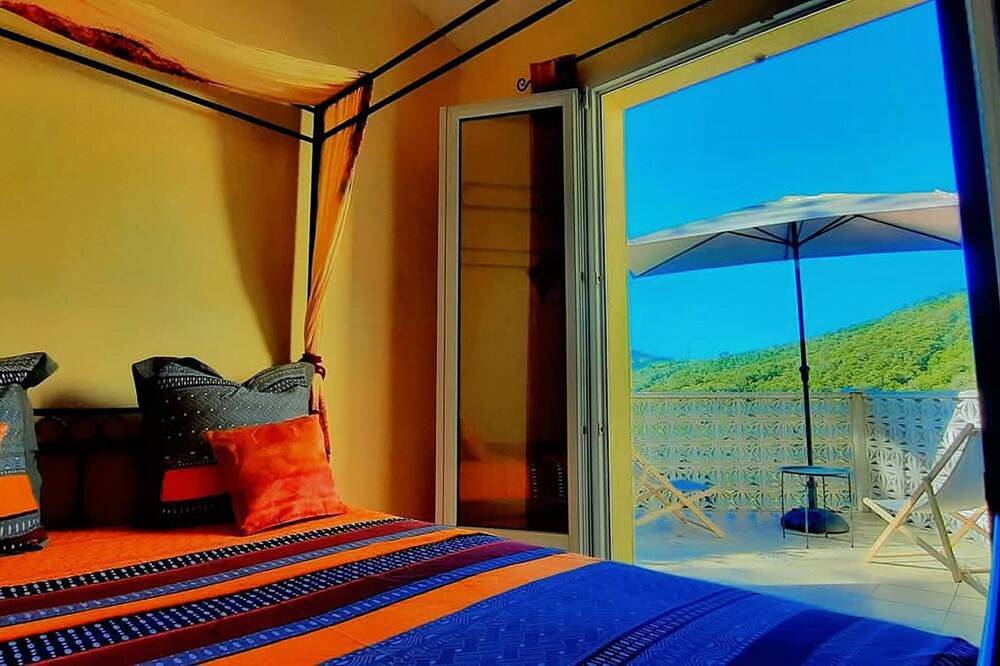 Beautiful villa in absolute calm with panoramic view of the Tanneron! in Auribeau-sur-Siagne, Region de Cannes