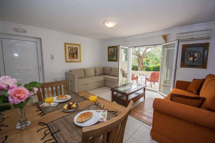 Ferienwohnung für 4 Personen, mit Pool und Ausblick sowie Garten - 1