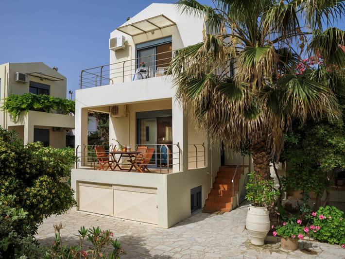 Location de vacances pour 7 personnes, avec Balcon ainsi que Terrasse et Jardin dans Almirida