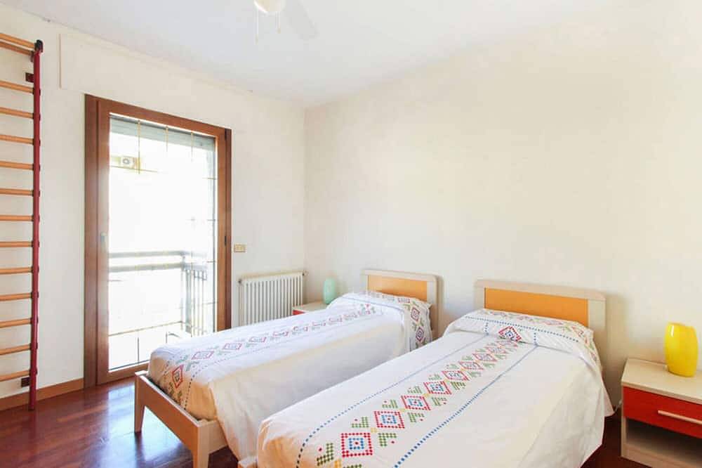 Ganze Wohnung, Platz, Licht, Komfort im Vittorio Veneto zwischen Venedig und Cortina in Vittorio Veneto, Südliche Karnische Alpen