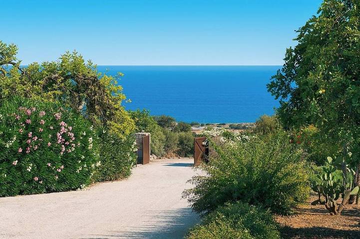 Agriturismo per 6 persone, con terrazza e piscina nonché giardino in Scicli