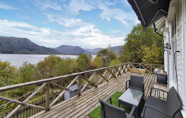 Ferienhaus für 6 Personen mit Garten in Vaksdal