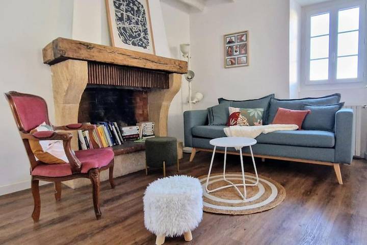Gîte pour 6 personnes, avec Terrasse et Jardin ainsi que Piscine et Vue à Saint-Esteben - 2