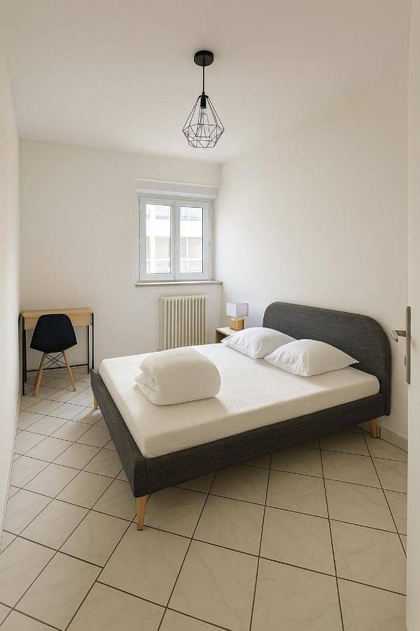 Appartement entier, Spacieux logement frontalier 150m in Uckange, Moselle