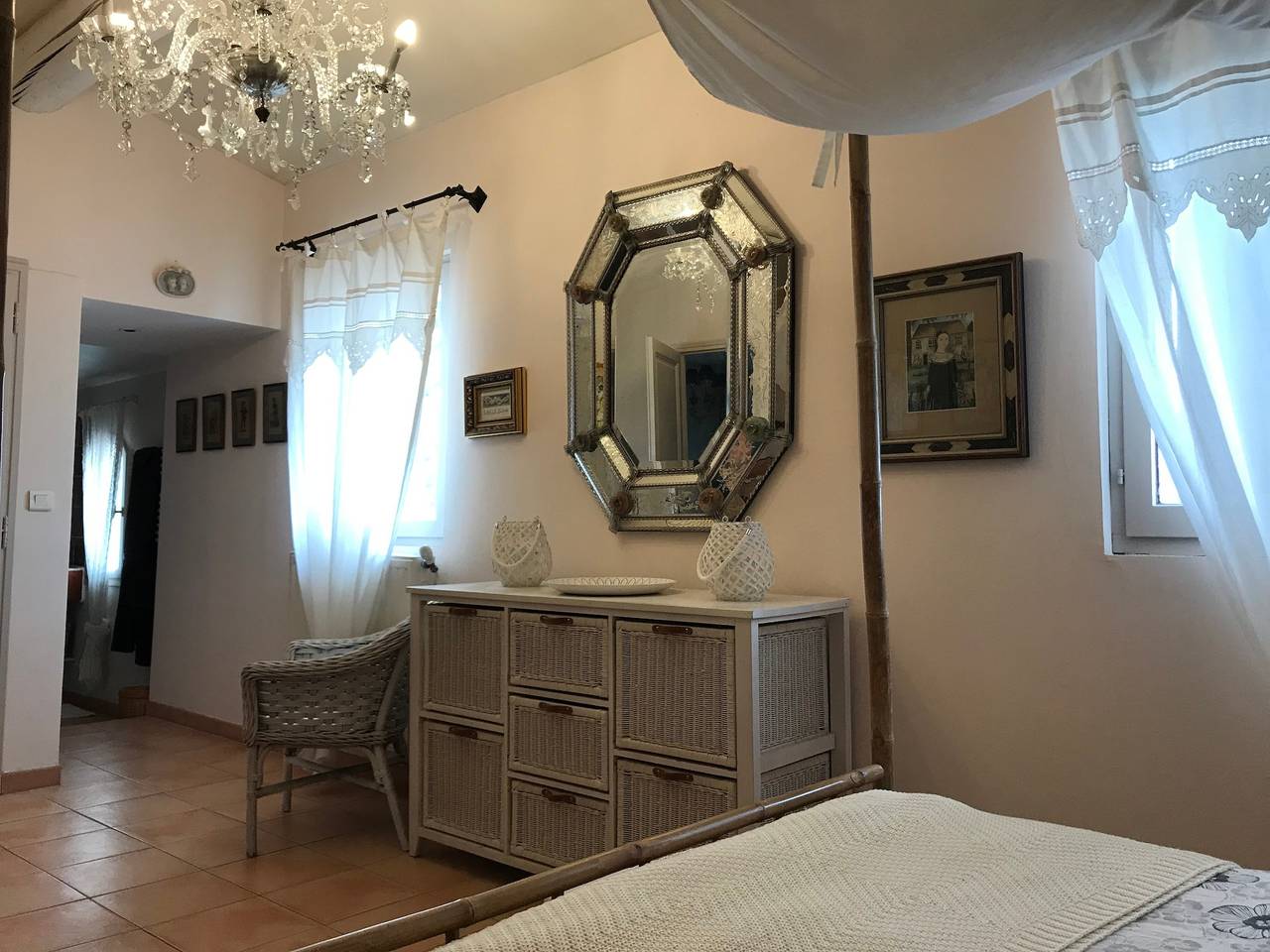 Maison d’hôtes « Appartement, Chambre Sud » avec piscine partagée, Wi-Fi et climatisation in Carpentras, Parc naturel régional du Mont-Ventoux