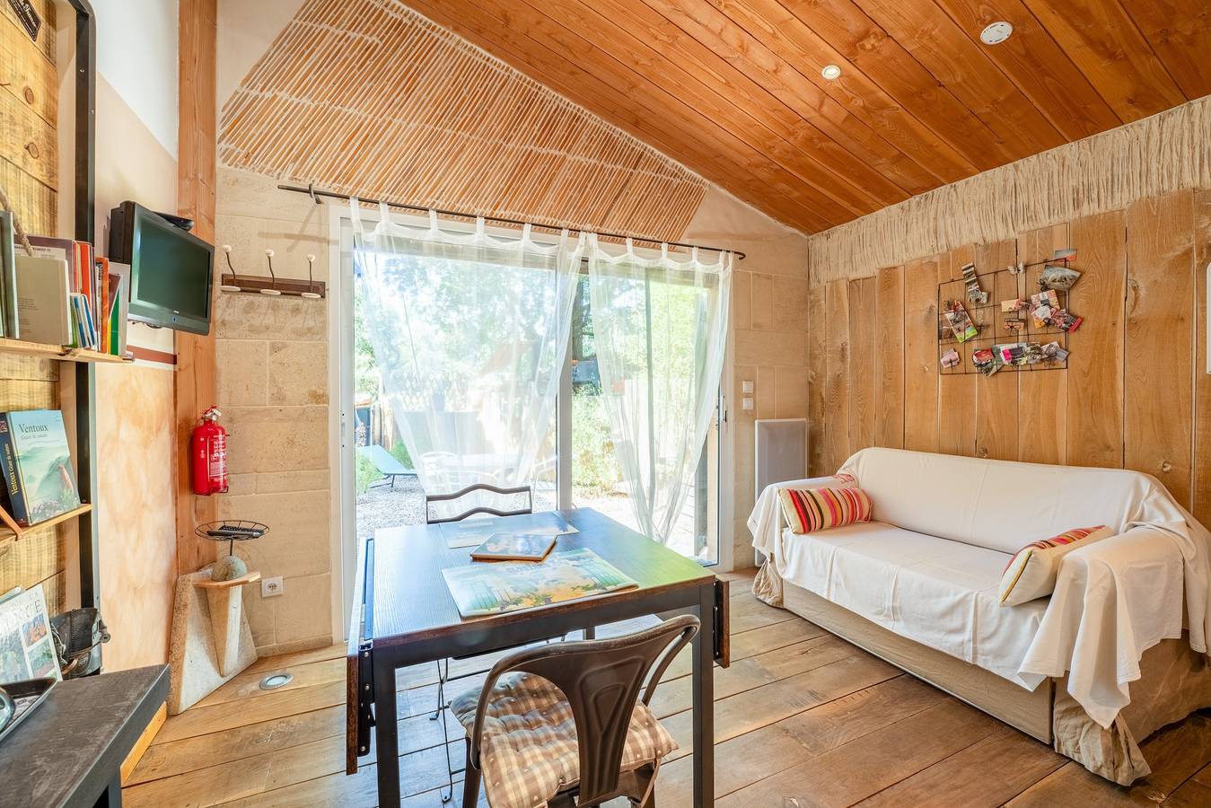 Maison de vacances 'La Poulido' avec terrasse privée, jardin privé et Wi-Fi in Bédoin, Parc naturel régional du Mont-Ventoux