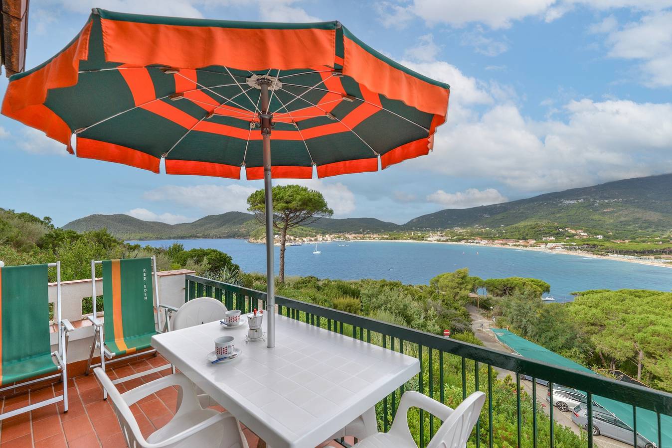 Ganze Wohnung, Die Terrasse mit Panoramablick über die Bucht von Marina di Campo in Marina di Campo, Campo nell'Elba
