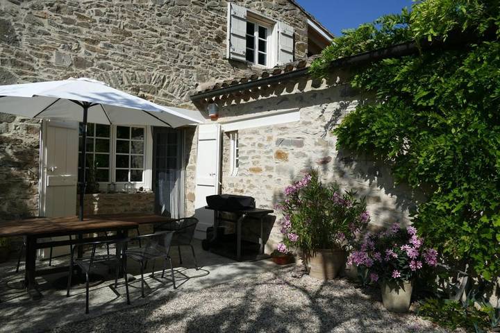 Location de vacances pour 5 personnes, avec Terrasse et Jardin ainsi que Piscine et Vue à Montlaur (Languedoc-Roussillon) - 4
