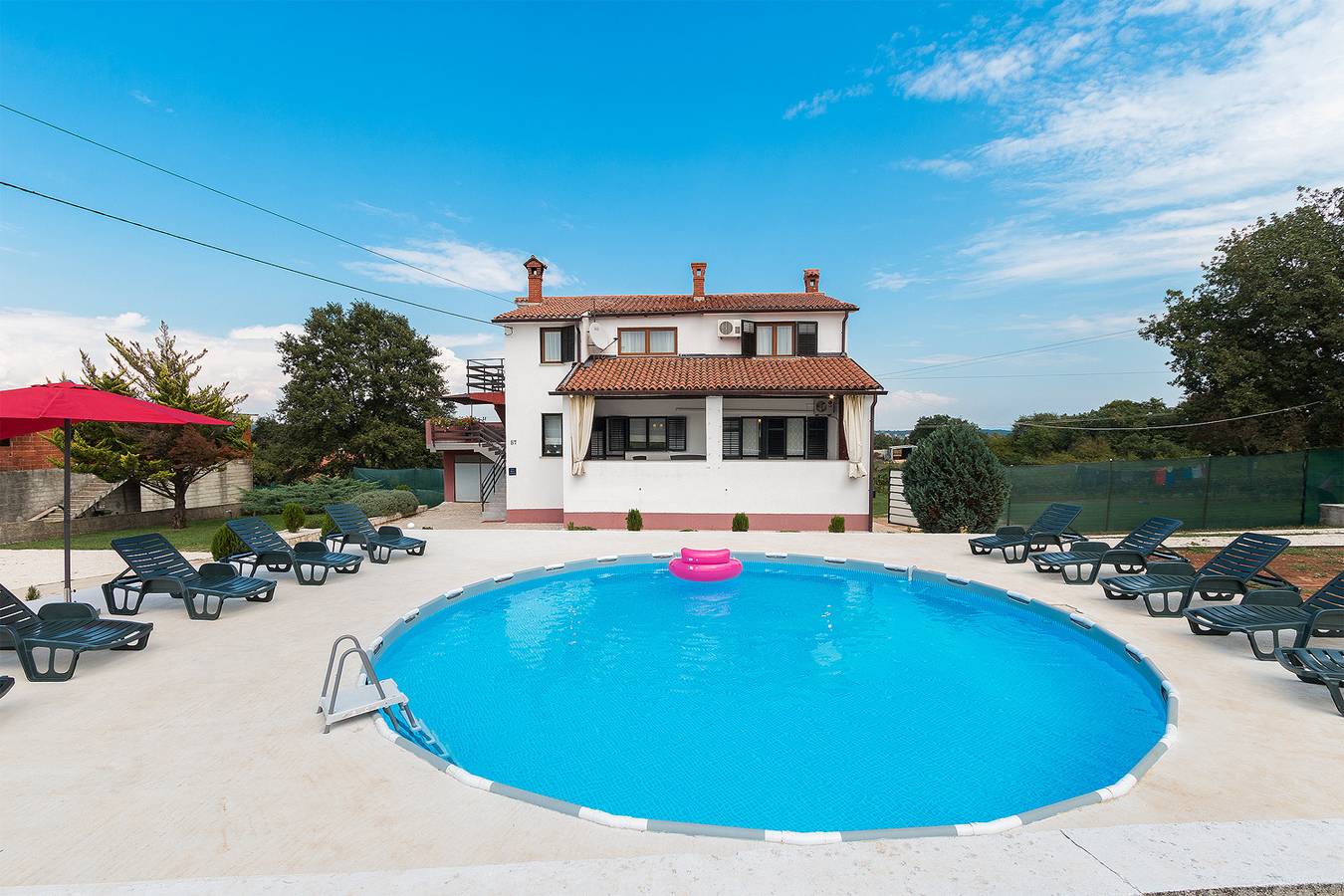 Ganze Wohnung, Ferienwohnung für 6 Personen mit Pool in Barban, Südküste Istrien