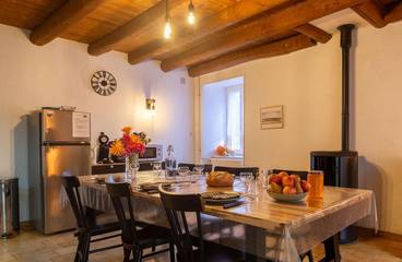 Maison De Vacances pour 6 Personnes dans Saint-Alban-sur-Limagnole, Région de Mende, Photo 2