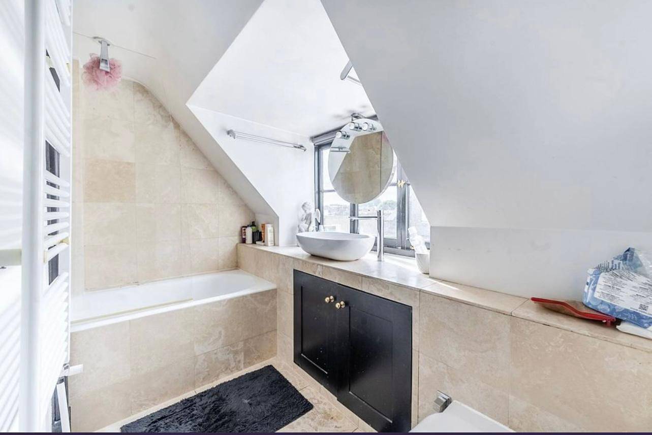 Ganze Ferienwohnung, 2 Bed Flat - Sleeps 4 - Balcony - Wifi in Kensington und Chelsea, London