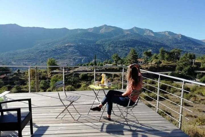 Location de vacances pour 6 personnes, avec terrasse et jardin à Albertacce