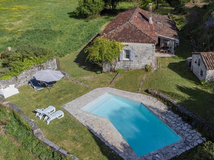 Location de vacances pour 4 personnes, avec terrasse ainsi que piscine et jardin à Castelnau-Montratier - 3