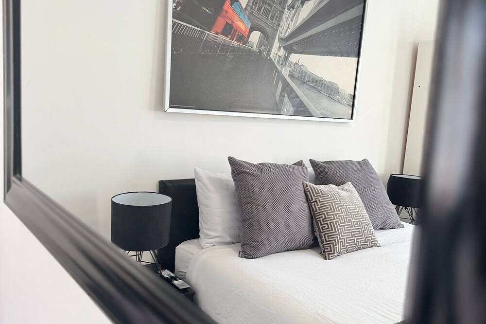 Ensuite Deluxe Room with Shower in London, South East England