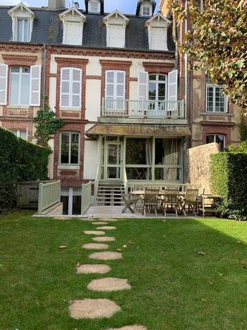 Gîte pour 6 personnes, avec jardin et terrasse dans Casino de Deauville