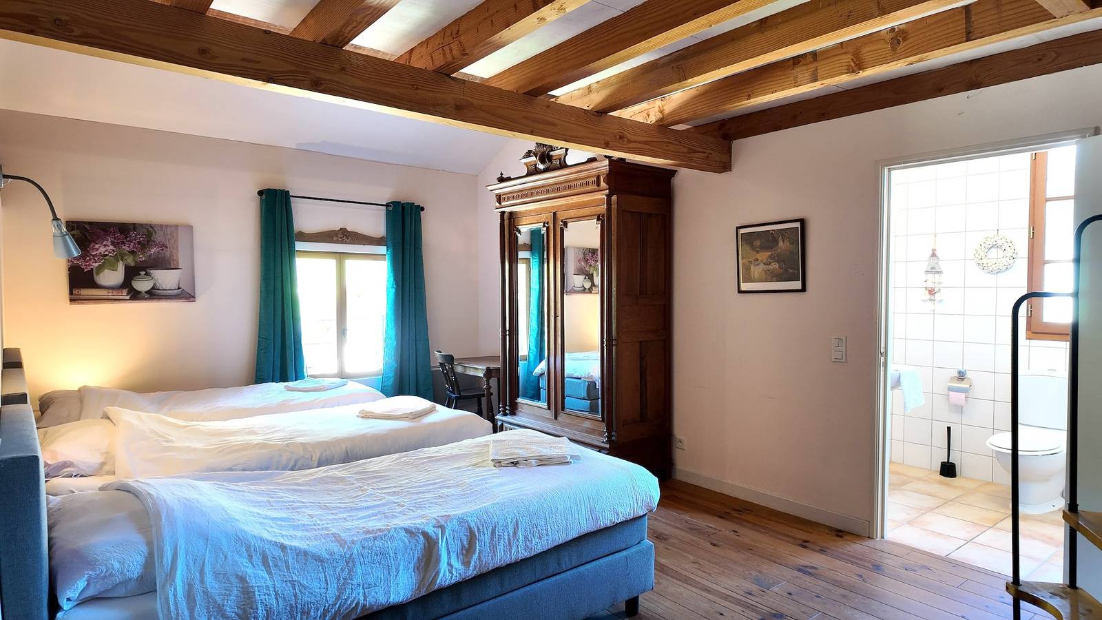 Vakantiehuis 'Domaine De Bellac - La Belle Cour' met gedeeld zwembad, tuin en wifi in Roussines, Regionaal Natuurpark van de Perigord-Limousin