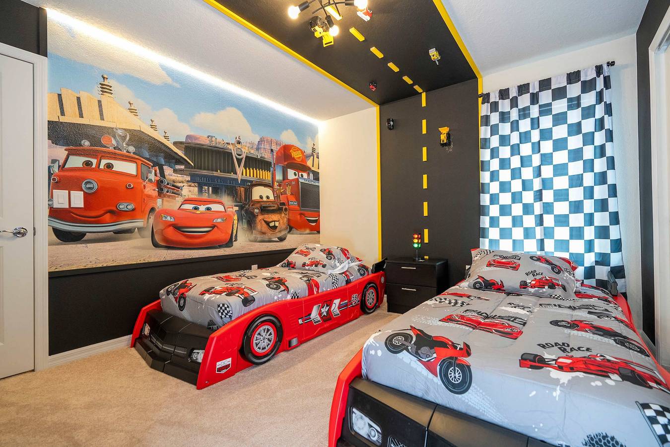 Stunning 7Bd Jacuzzi Pool Close to Disney Windsor Cay 16217 in Four Corners, Lake County