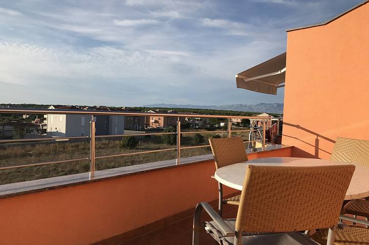 Ferienwohnung für 5 Personen, mit Terrasse und Pool in Nin - 2