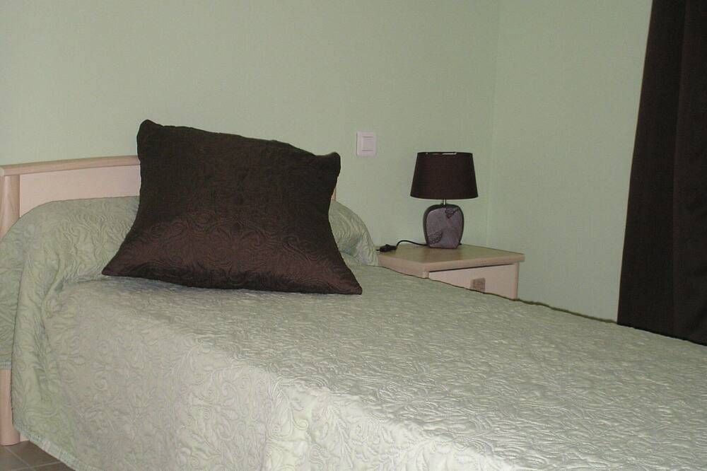 Lenga d'oc - Prades sur Vernazobre in Prades-sur-Vernazobre, Béziers region