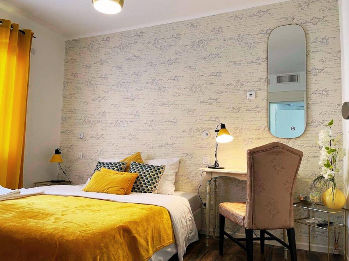 Deluxe Double Room with Shower in Blotzheim, Région de Mulhouse