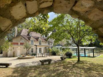 Cottage pour 15 personnes, avec sauna et jardin ainsi que vue et piscine à Bouresse