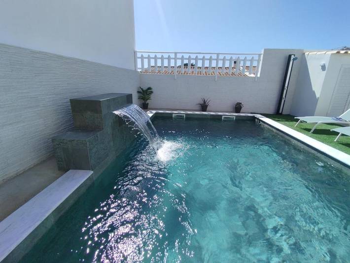 Villa para 8 pessoas, com terraço e vista e ainda piscina em Moncarapacho