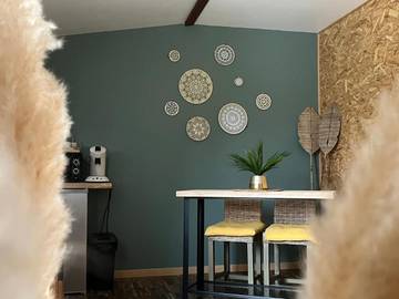 Gîte pour 2 personnes, avec jardin et jacuzzi à Quesnoy-le-Montant