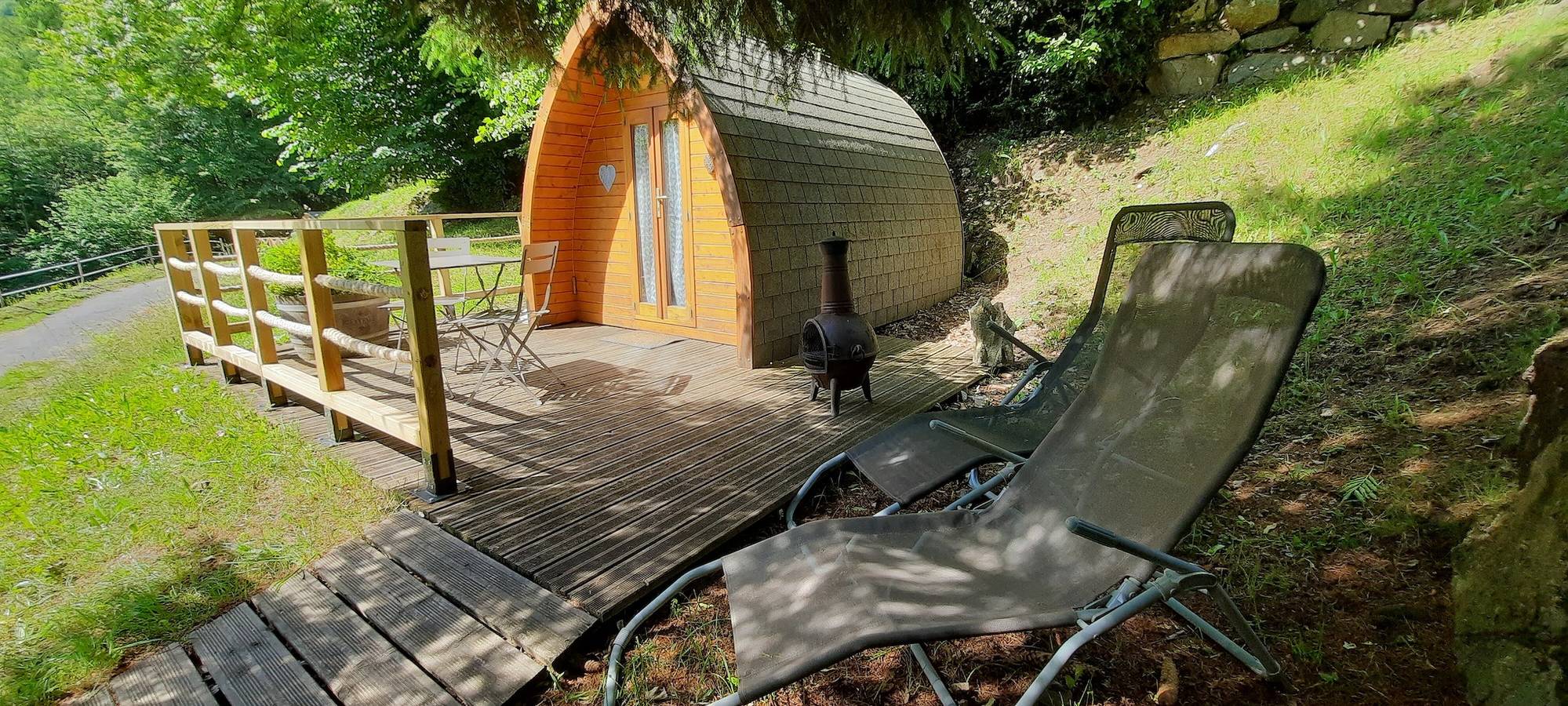 Cabaña 'Gavarnie, Sanitaire Camping' con vistas a la montaña, terraza privada y wifi in Gèdre, Gavarnie-Gèdre