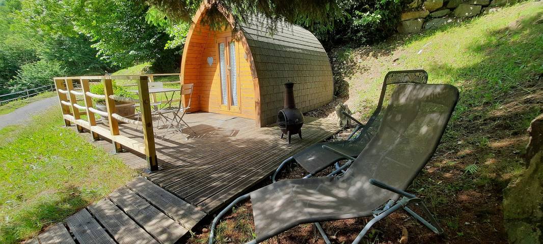 Cabaña 'Gavarnie, Sanitaire Camping' con vistas a la montaña, terraza privada y wifi in Gèdre, Gavarnie-Gèdre