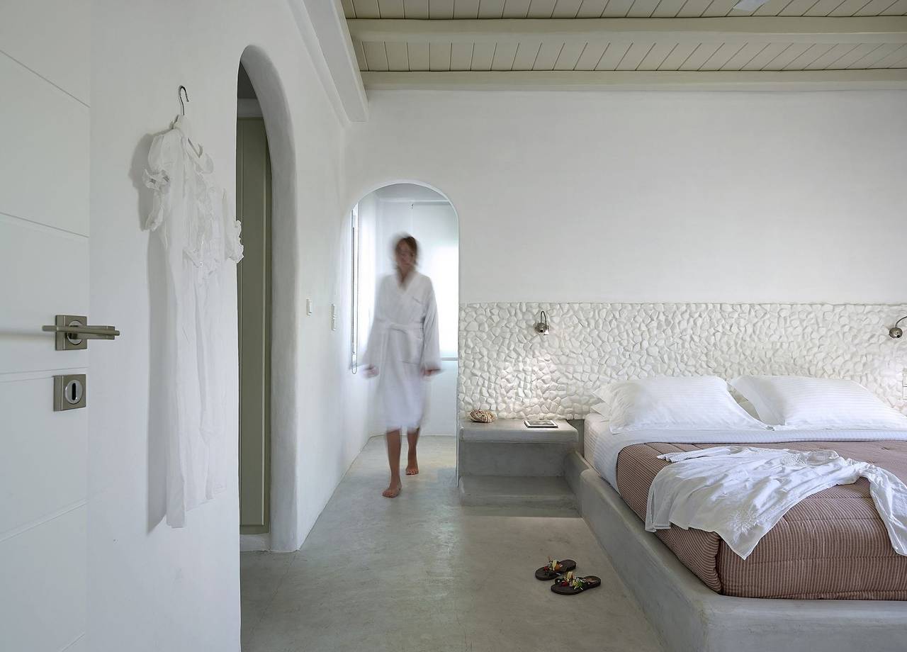 Endearing Milos Suite | Cycladic Light Suite | Private Furnished Balcony | Outdoor Dining Area | Prime Location in Pollonia, Milos