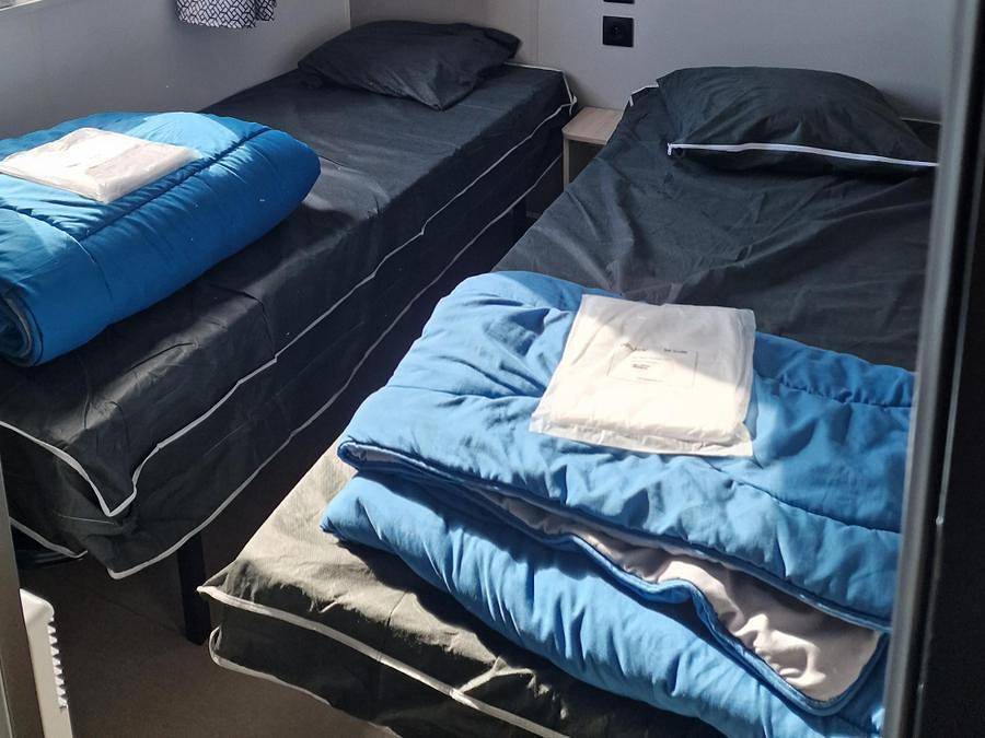 Camping Les P'tites Maisons dans la Prairie - Mobilhome 4 personnes - Family 4 pers. - 2Ch in Sallertaine, Vendée