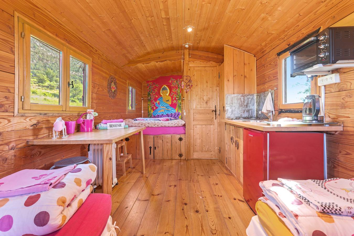 Hel lägenhet, Roulotte Ferme St Pierre with Private Garden in Bargème, Regionalt naturreservat i Verdon