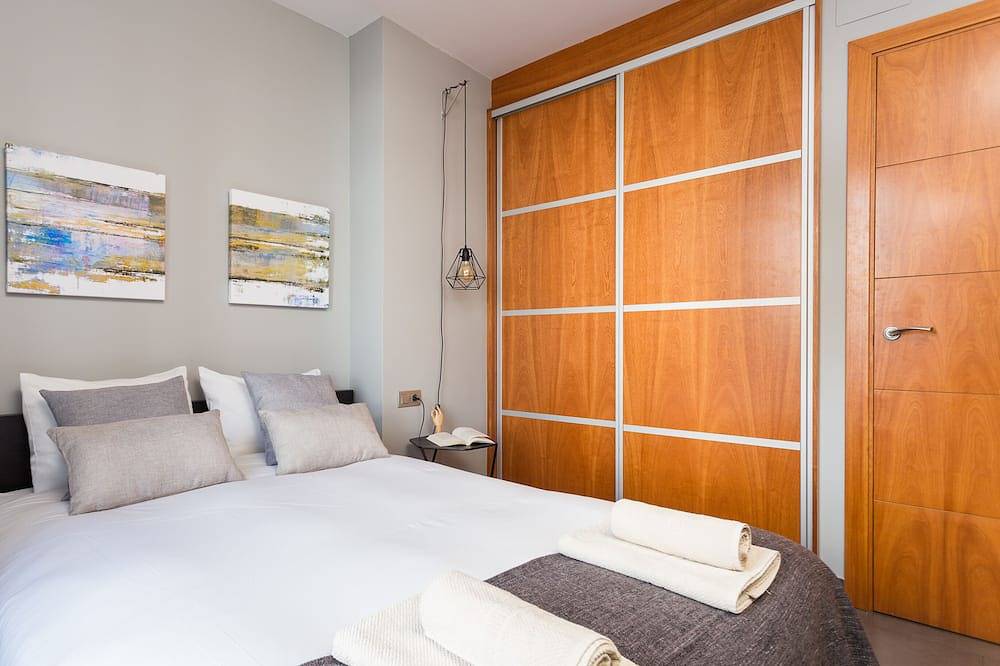 Apartamento entero, Piso a 1 minuto de la playa, rodeado de restaurantes y tiendas - Wifi in Sitges, Garraf
