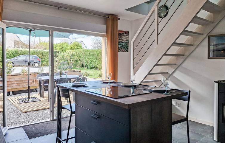 Appartement de luxe sur la plage avec lave-linge, WiFi et parking in Saint-Pabu, Région de Brest