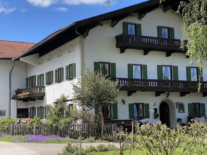 Bauernhaus für 2 Personen, mit Balkon und Garten, kinderfreundlich am Chiemsee