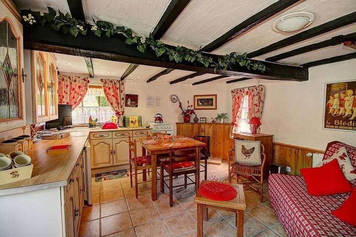 Location de vacances pour 2 personnes, avec jardin ainsi que piscine et vue à Marval - 4