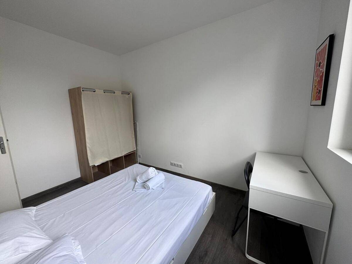 Appartement entier, 2 appartements réunis 6 chambres parking 16 pers in Aubière, Parc naturel régional des Volcans d'Auvergne