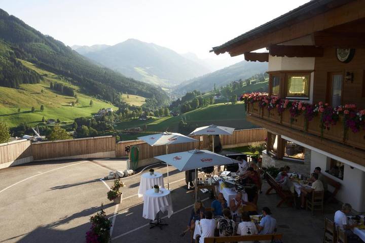 B&B für 5 Personen, mit Garten und Ausblick sowie Sauna in Saalbach - 2